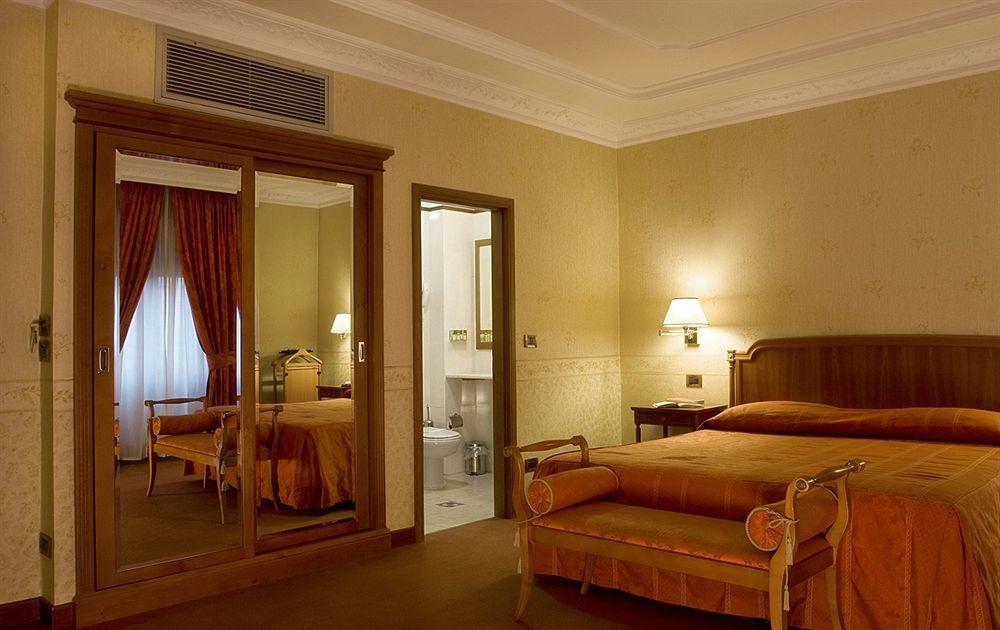 Strozzi Palace Hotel Firenze Szoba fotó